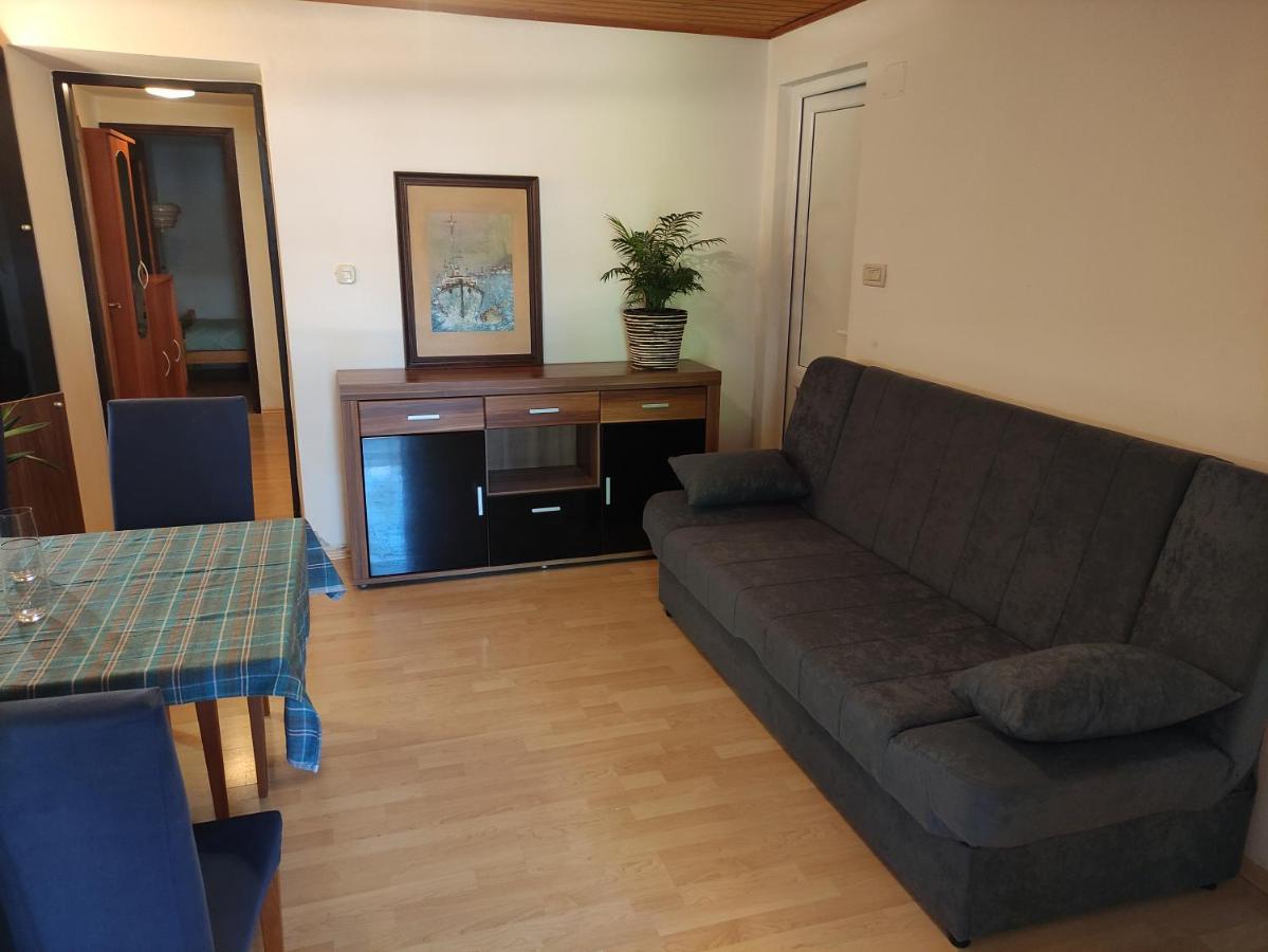 Apartment Valenta Пореч Екстер'єр фото